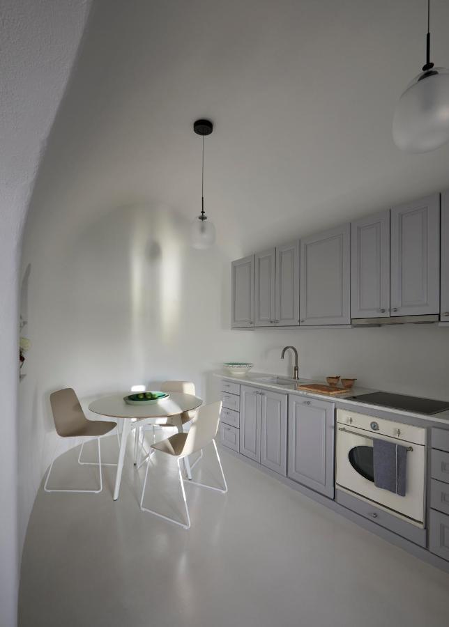 Inspire Santorini Luxury Villas Тира Экстерьер фото